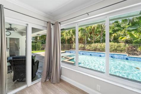 1695 Lakeshore Circle Weston FL 33326