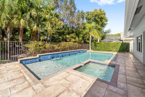 1695 Lakeshore Circle Weston FL 33326