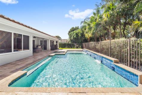 1695 Lakeshore Circle Weston FL 33326