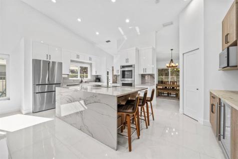 1695 Lakeshore Circle Weston FL 33326