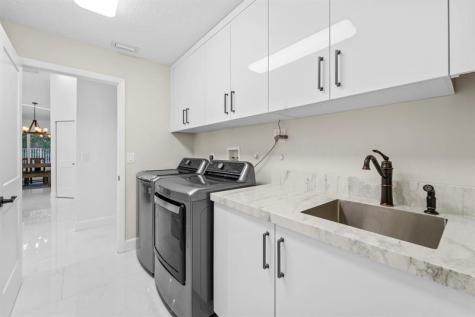 1695 Lakeshore Circle Weston FL 33326