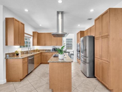 6806 Lakeside Circle Davie FL 33314