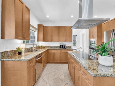 6806 Lakeside Circle Davie FL 33314