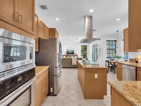 6806 Lakeside Circle Davie FL 33314