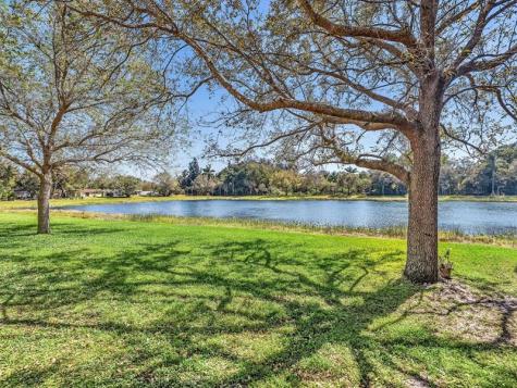 6806 Lakeside Circle Davie FL 33314