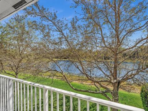 6806 Lakeside Circle Davie FL 33314