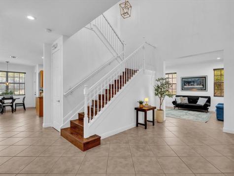 6806 Lakeside Circle Davie FL 33314