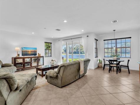 6806 Lakeside Circle Davie FL 33314