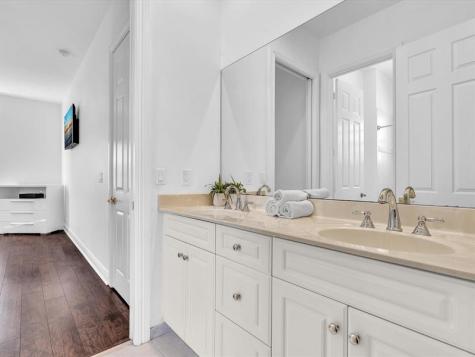 6806 Lakeside Circle Davie FL 33314