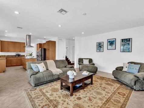 6806 Lakeside Circle Davie FL 33314