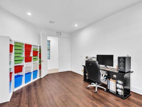 6806 Lakeside Circle Davie FL 33314