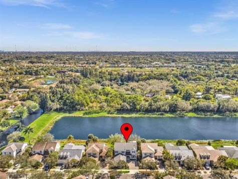 6806 Lakeside Circle Davie FL 33314