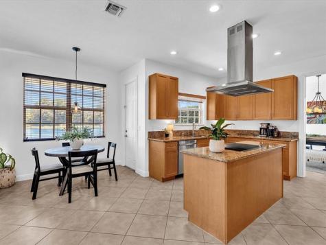 6806 Lakeside Circle Davie FL 33314