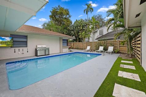 136 Greens Road Hollywood FL 33021