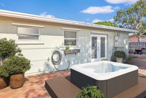 2216 NW 2nd Avenue Wilton Manors FL 33311