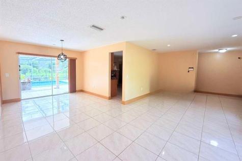 8800 NW 3 Street Pembroke Pines FL 33024