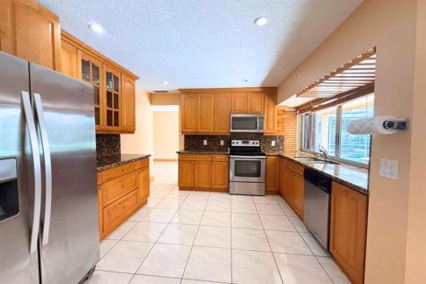 8800 NW 3 Street Pembroke Pines FL 33024