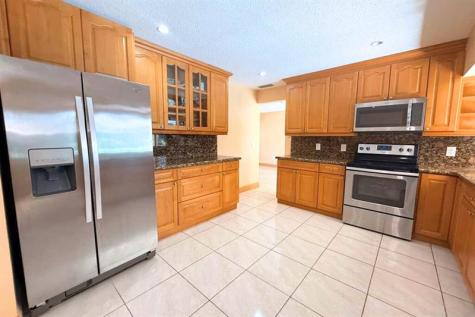 8800 NW 3 Street Pembroke Pines FL 33024