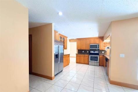 8800 NW 3 Street Pembroke Pines FL 33024