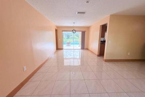 8800 NW 3 Street Pembroke Pines FL 33024