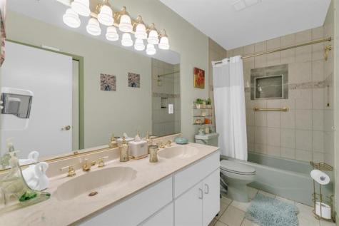 18201 SW 87th Avenue Palmetto Bay FL 33157