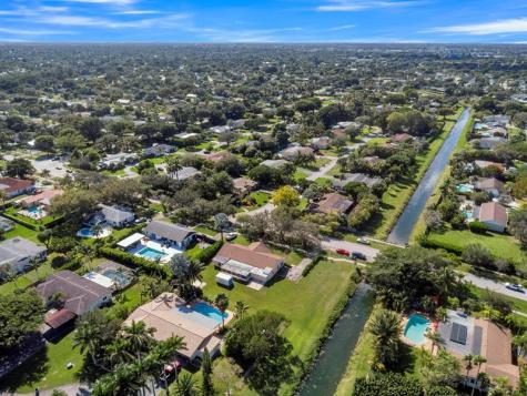 18201 SW 87th Avenue Palmetto Bay FL 33157