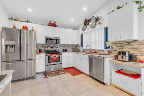 18201 SW 87th Avenue Palmetto Bay FL 33157