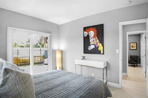 833 NE 17th Court Fort Lauderdale FL 33305