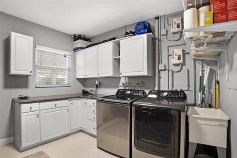 833 NE 17th Court Fort Lauderdale FL 33305