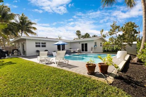 833 NE 17th Court Fort Lauderdale FL 33305
