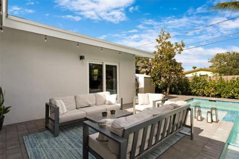 833 NE 17th Court Fort Lauderdale FL 33305