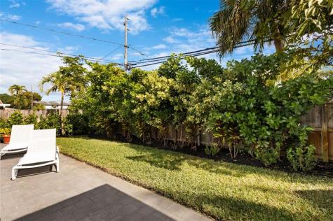833 NE 17th Court Fort Lauderdale FL 33305