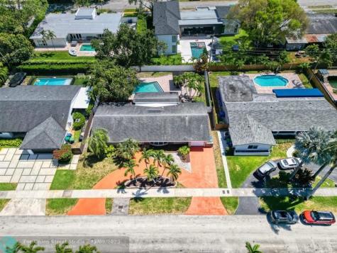 1870 NE 197th Terrace Miami FL 33179