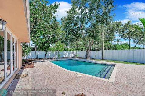 1870 NE 197th Terrace Miami FL 33179