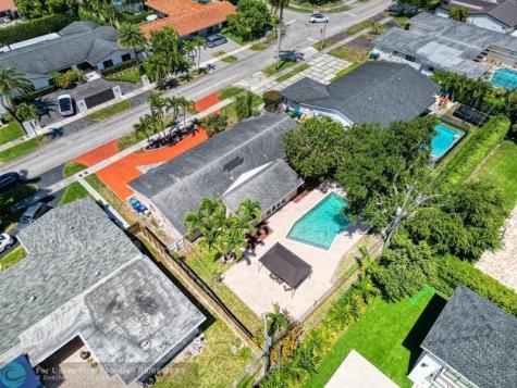 1870 NE 197th Terrace Miami FL 33179
