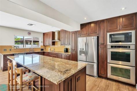 1870 NE 197th Terrace Miami FL 33179