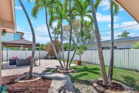 1870 NE 197th Terrace Miami FL 33179
