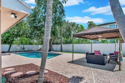 1870 NE 197th Terrace Miami FL 33179