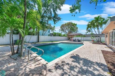 1870 NE 197th Terrace Miami FL 33179