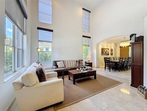 1673 Victoria Pointe Circle Weston FL 33327