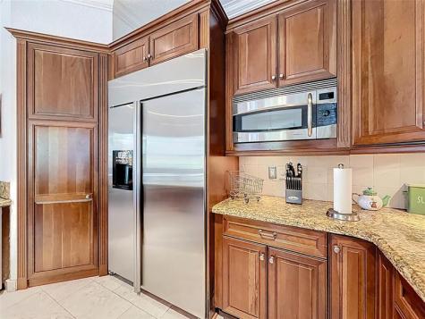 1673 Victoria Pointe Circle Weston FL 33327