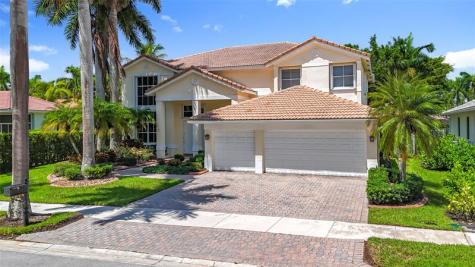 1673 Victoria Pointe Circle Weston FL 33327