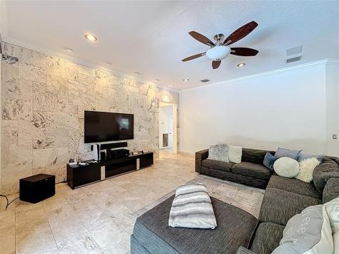 1673 Victoria Pointe Circle Weston FL 33327
