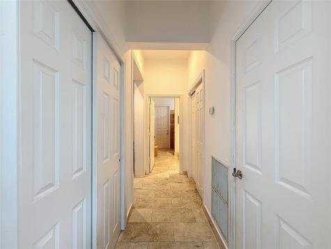 1673 Victoria Pointe Circle Weston FL 33327