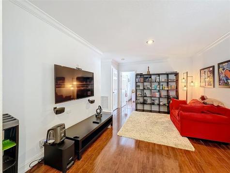 1673 Victoria Pointe Circle Weston FL 33327