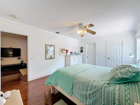 1673 Victoria Pointe Circle Weston FL 33327