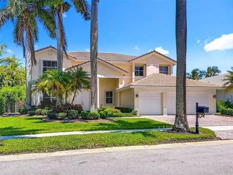 1673 Victoria Pointe Circle Weston FL 33327