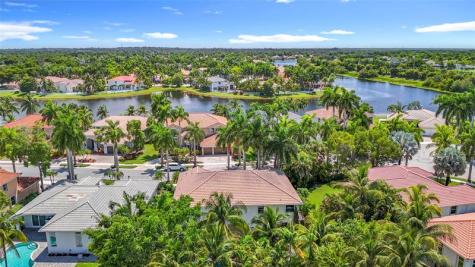 1673 Victoria Pointe Circle Weston FL 33327