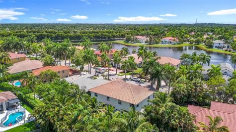 1673 Victoria Pointe Circle Weston FL 33327
