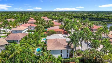 1673 Victoria Pointe Circle Weston FL 33327